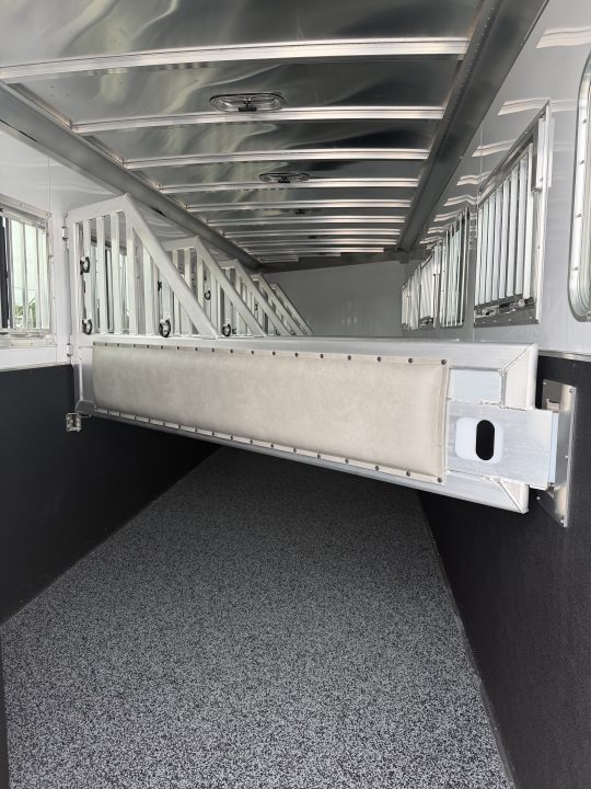 New 2026 Featherlite 6 Horse Gooseneck Trailer