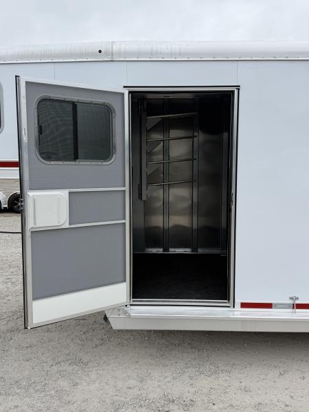 New 2026 Featherlite 6 Horse Gooseneck Trailer