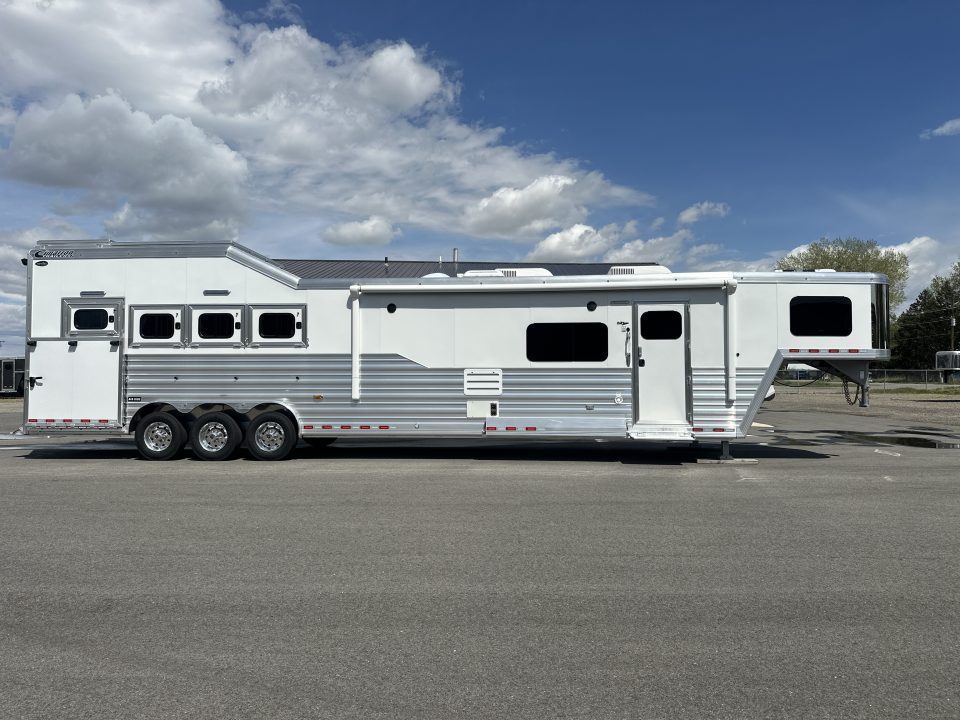 New 2027 Cimarron 4 Horse Side Load with 16'10" Outlaw Conversions LQ
