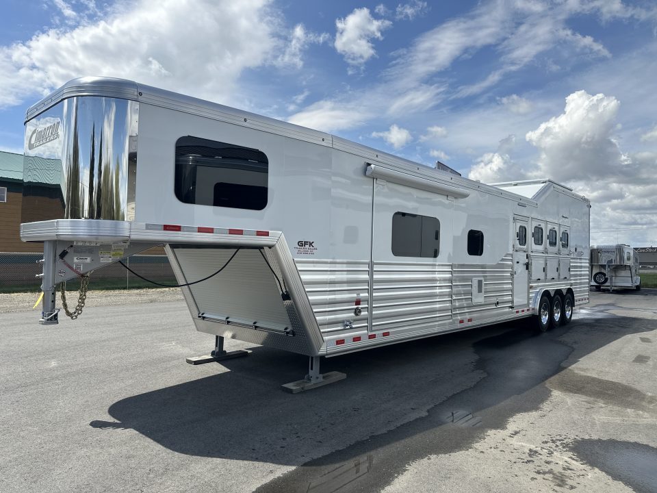 New 2027 Cimarron 4 Horse Side Load with 16'10" Outlaw Conversions LQ