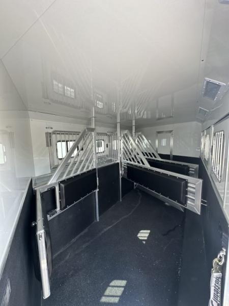 New 2027 Cimarron 4 Horse Side Load with 16'10" Outlaw Conversions LQ