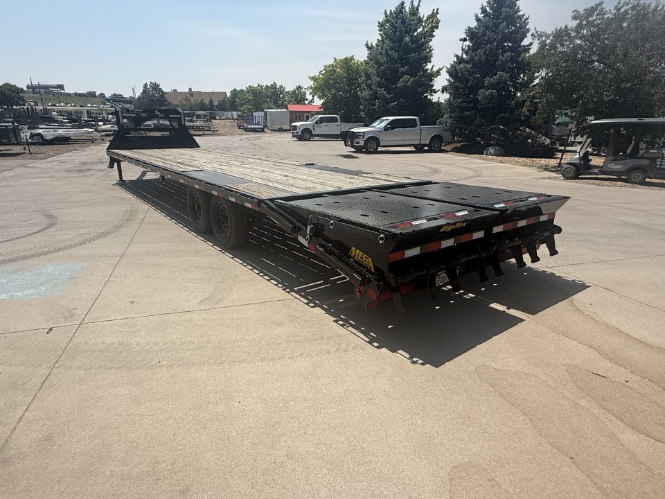 Used 2025 Big Tex Trailers 14GN-33D5A-MRBK Flatbed Trailer