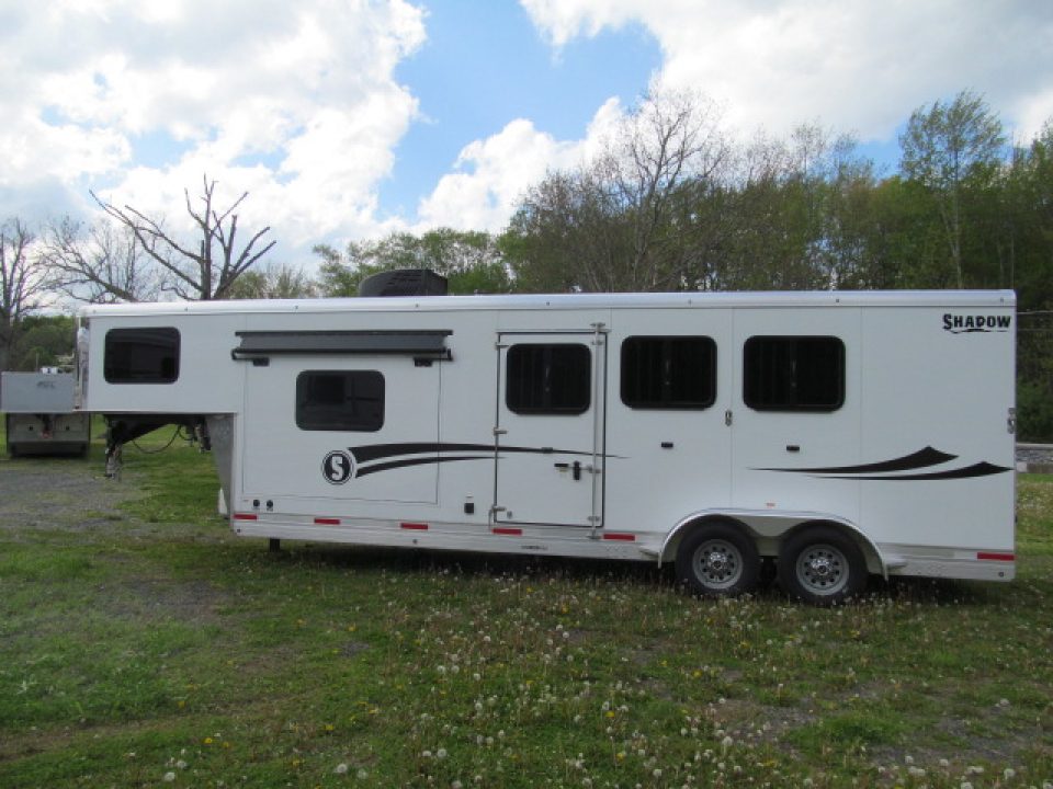 New Shadow 3H LQ w/ 9' Shortwall and Manual Slide Out Horse Trailer