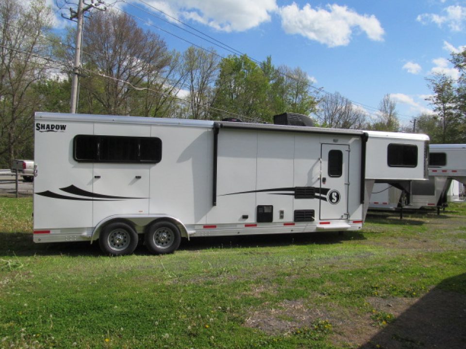 New Shadow 3H LQ w/ 9' Shortwall and Manual Slide Out Horse Trailer