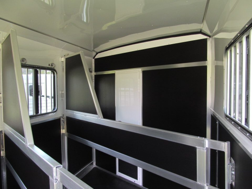 New Shadow 3H LQ w/ 9' Shortwall and Manual Slide Out Horse Trailer