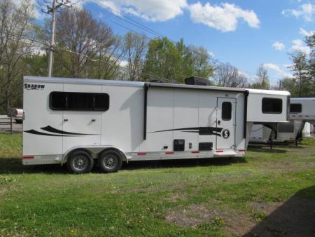 New Shadow 3H LQ w/ 9' Shortwall and Manual Slide Out Horse Trailer