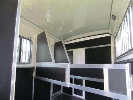 New Shadow 3H LQ w/ 9' Shortwall and Manual Slide Out Horse Trailer