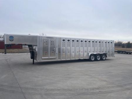 New 2026 Merritt Equipment Cattle Baron 32ft x 8ft Triple 8k axles Aluminum Livestock trailer