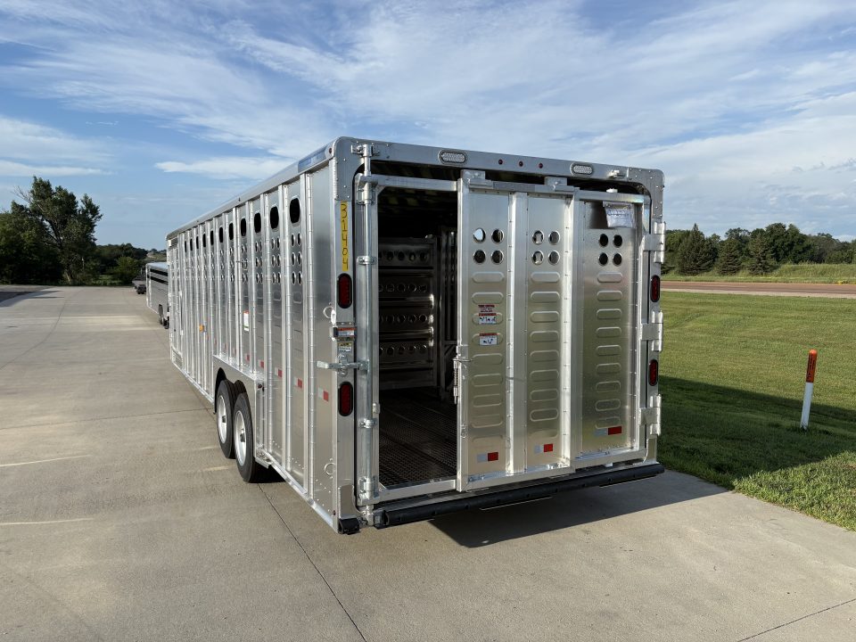 New 2027 Merritt 28ft Cattle Baron Livestock Trailer 8k axles Stock / Stock Combo Trailer