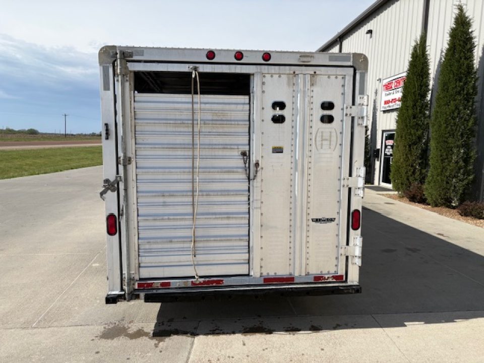 Used 2005 Wilson 7x24ft Aluminum Livestock Trailer