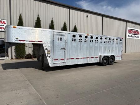 Used 2005 Wilson 7x24ft Aluminum Livestock Trailer