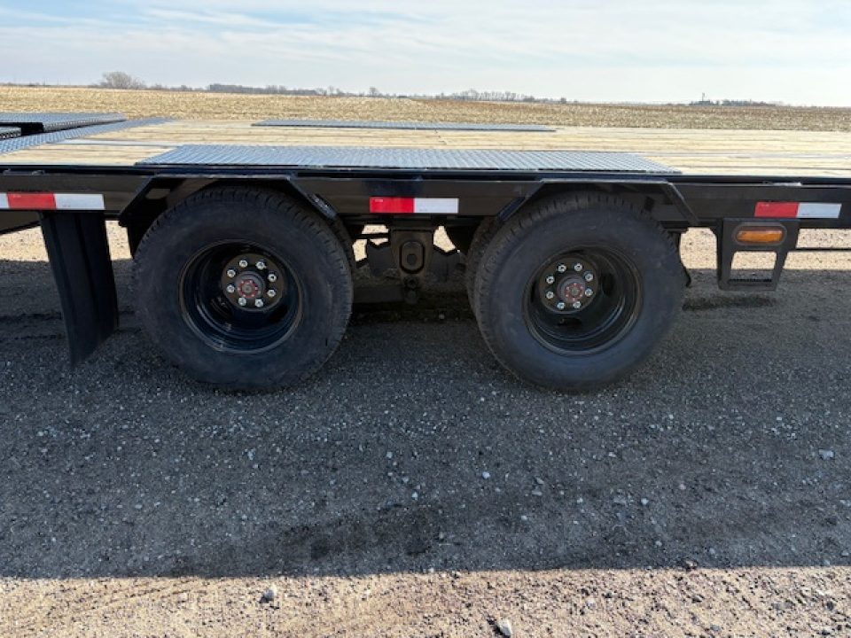 New 2026 Buckshot MFG Bolt 30R Deckover 102x30ft Gooseneck Flatbed 10k axles Deckover Trailer