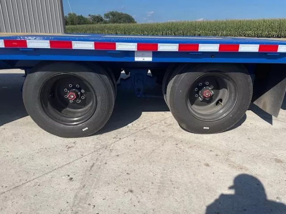 New 2026 Midsota 102 x 36 FBHB36 GN Hydraulic Tail 102x36ft 12K axles Deckover Trailer