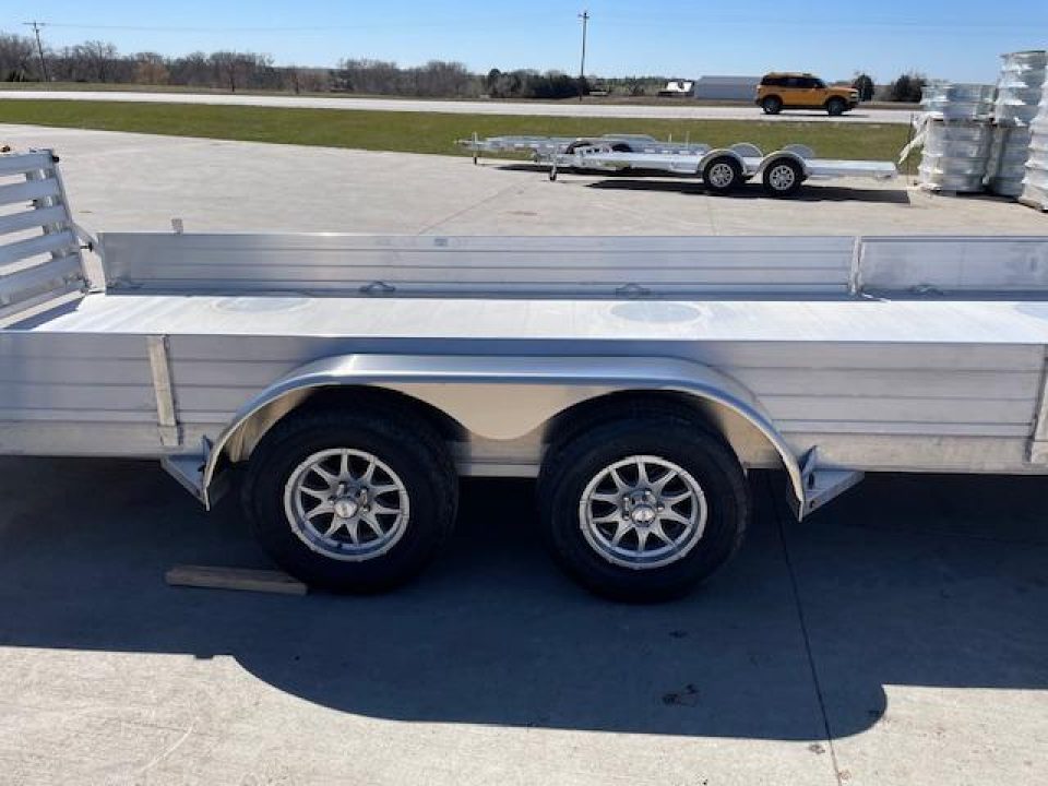 New 2024 Aluma 8120TA-EL-R-BT-SR Solid 12 inch sides Bifold Tailgate 81"x20ft
