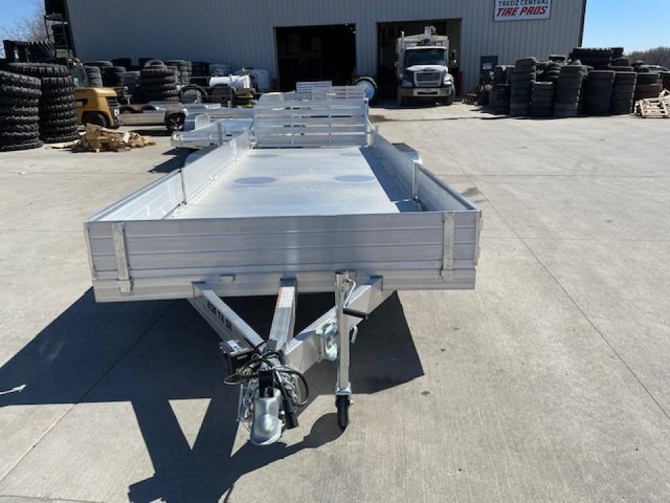 New 2024 Aluma 8120TA-EL-R-BT-SR Solid 12 inch sides Bifold Tailgate 81"x20ft