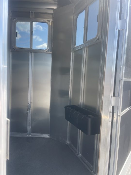 Used 2006 Featherlite Trailers 9406-6715 Horse Trailer