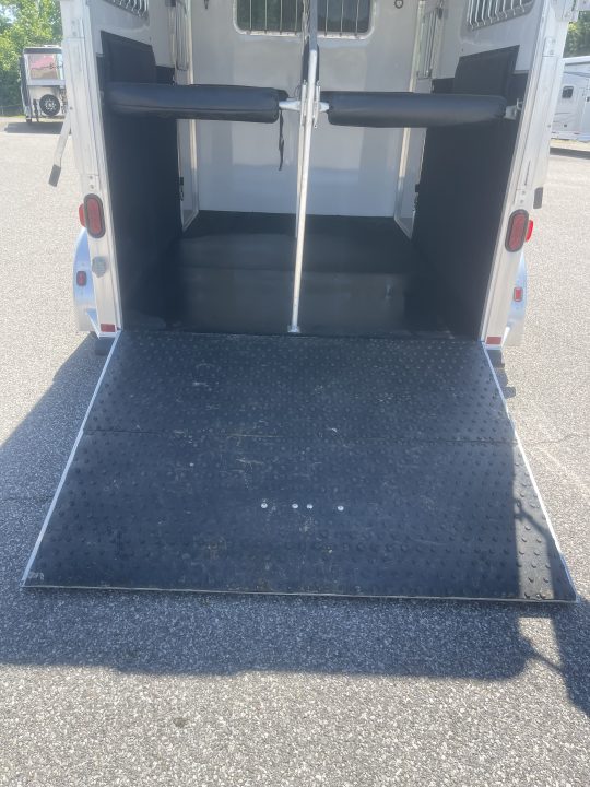 Used 2006 Featherlite Trailers 9406-6715 Horse Trailer