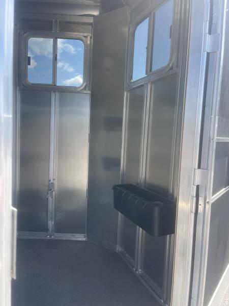 Used 2006 Featherlite Trailers 9406-6715 Horse Trailer