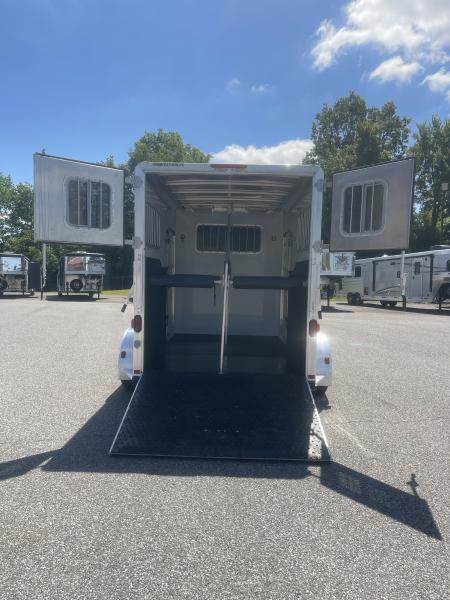 Used 2006 Featherlite Trailers 9406-6715 Horse Trailer