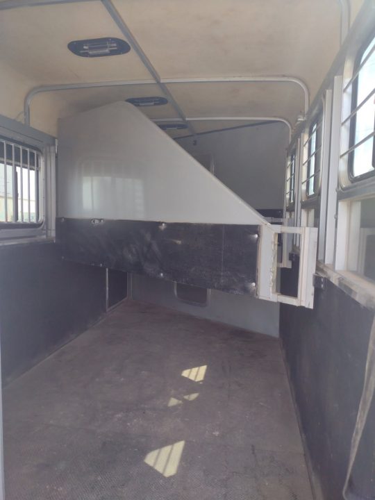 Used 2006 Kiefer Manufacturing Living Quarters 3 Horse Trailer