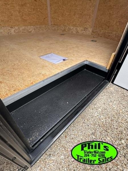 New 2026 Haulmark TRANSPORT 8.5X24 Cargo / Enclosed Trailer UPGRADED .080 SCREWLESS EXTERIOR