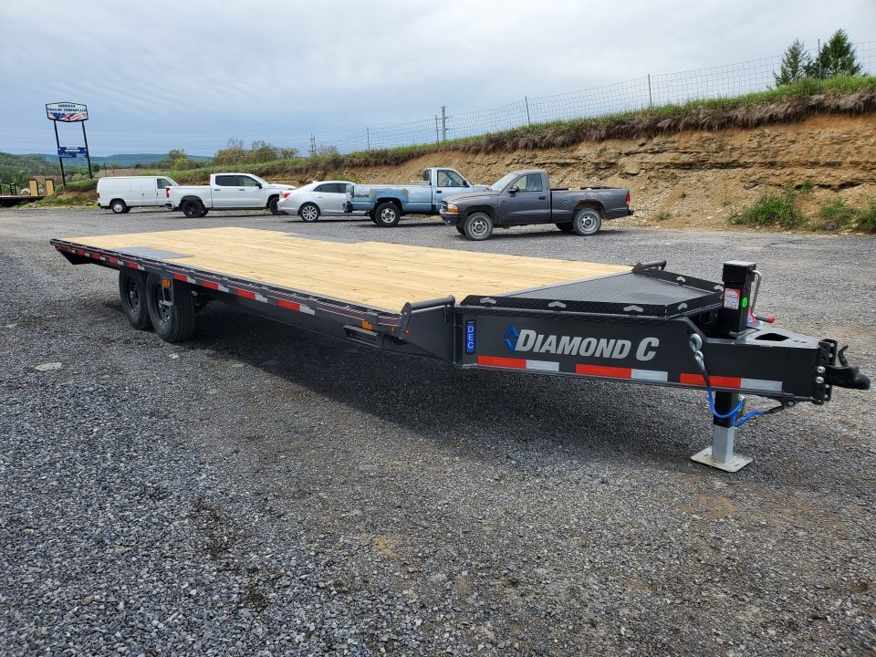 New 2026 Diamond C Trailers DEC207 / Straight Deck / 102"x24' /15500 GVWR