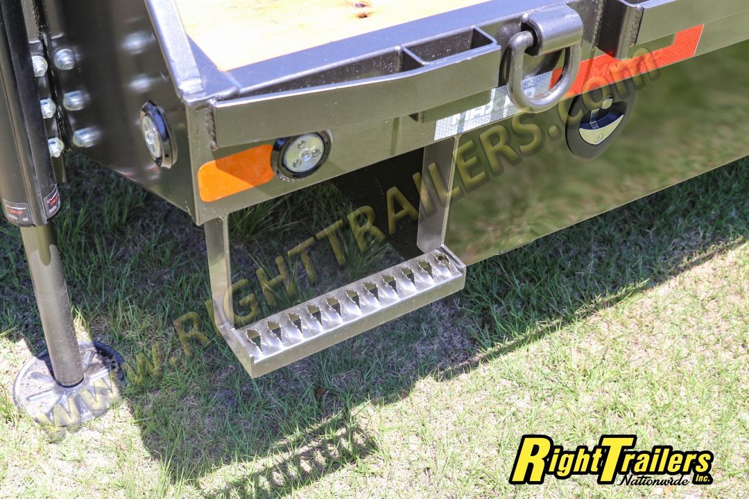 New 2027 8.5X40 MAXX-D GOOSENECK EQUIPMENT TRAILER