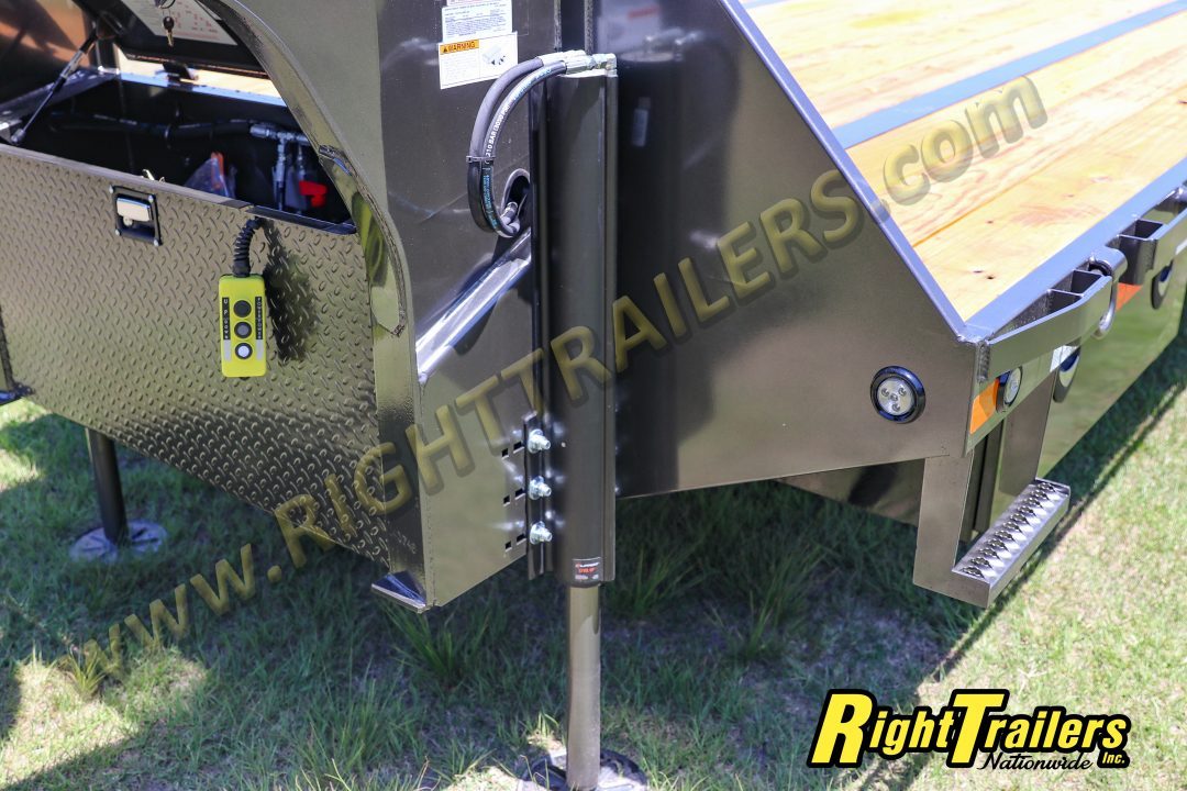 New 2027 8.5X40 MAXX-D GOOSENECK EQUIPMENT TRAILER