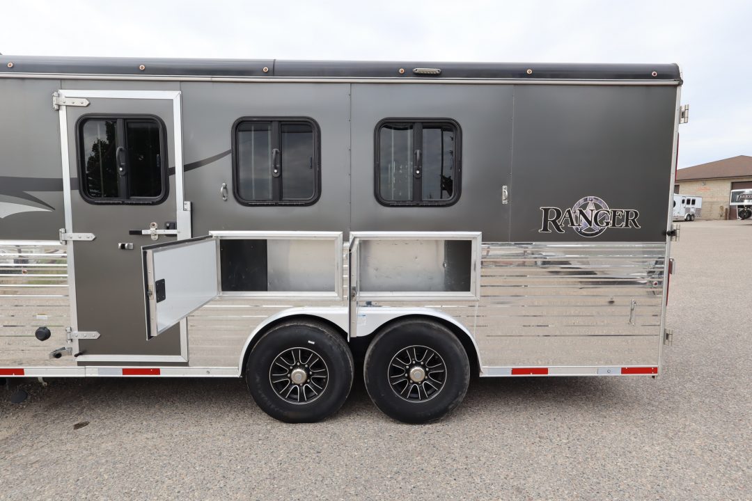 Used 2017 Bison Trailers 3 Horse LQ Trailer