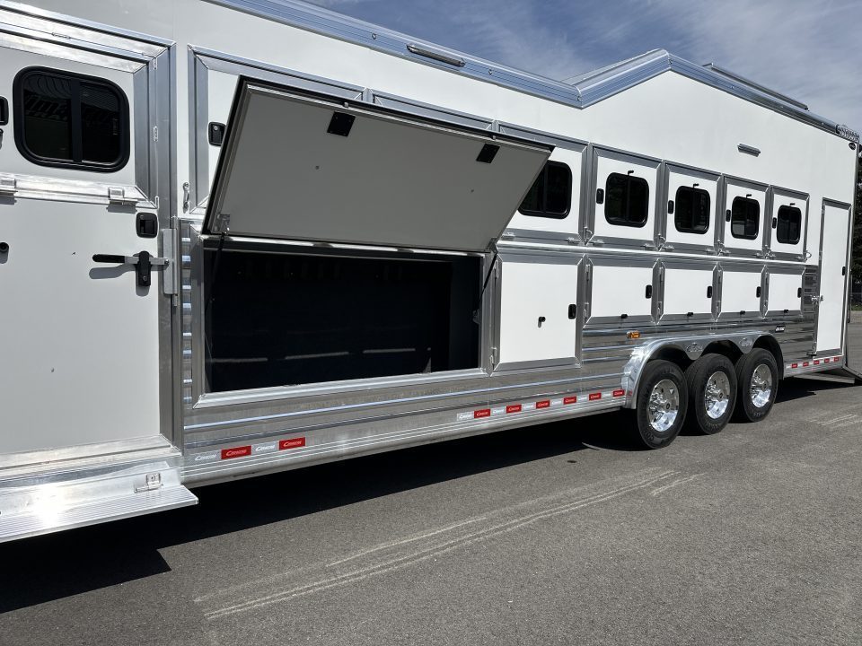 New 2027 Cimarron Norstar 8 Horse Trainer Trailer