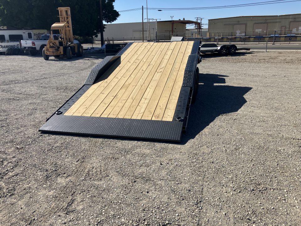 New 2026 Diamond C Trailers HDX 207 22X102 Tilt Trailer