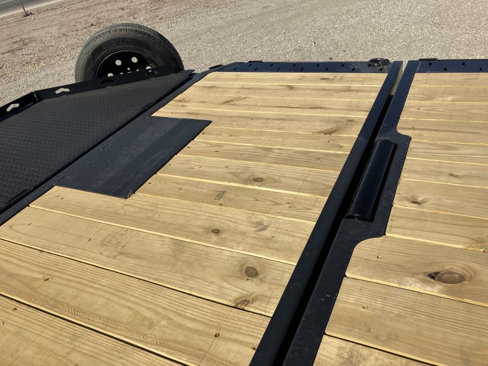 New 2026 Diamond C Trailers HDX 207 22X102 Tilt Trailer