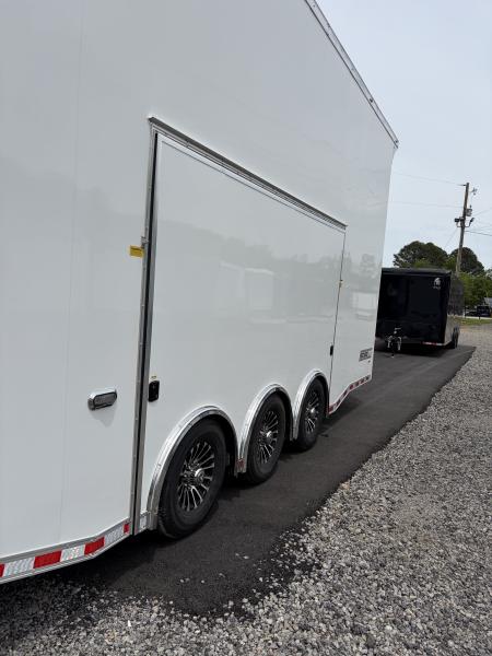 New 2026 Haulmark 32 EDGE Aluminum Stacker, .050 Upgrade, Premium Escape Door, Fully Finished, Lift, Awning, Air Prep