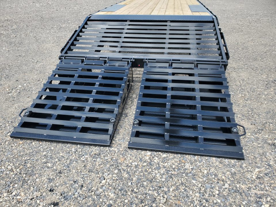 New 2026 Diamond C Trailers DEC207 / 102"X24' / 15500 GVWR