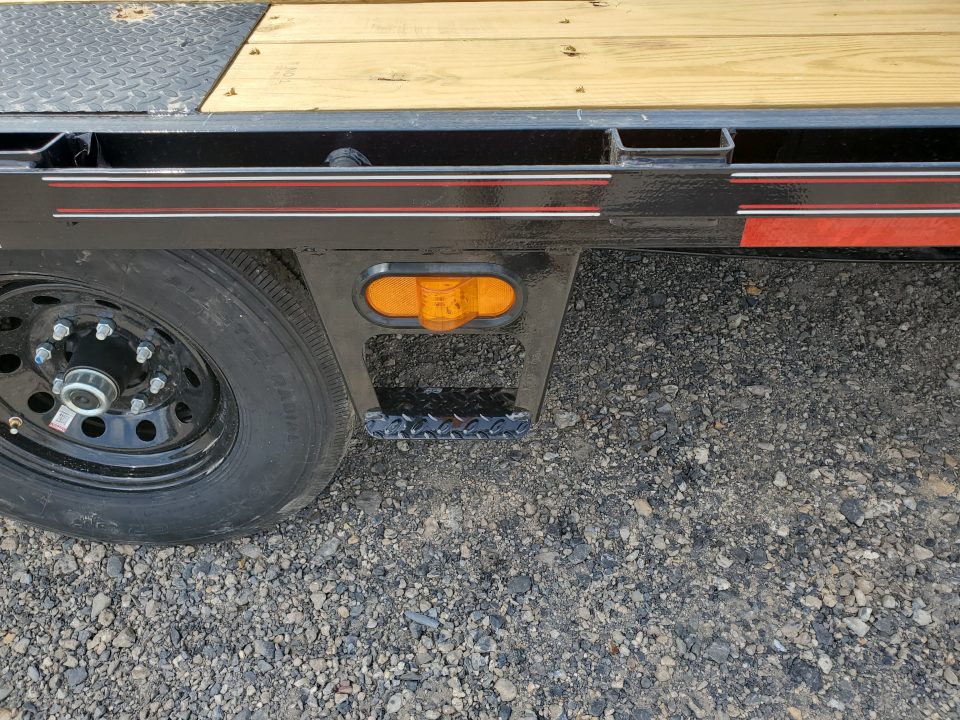 New 2026 Diamond C Trailers DEC207 / 102"X24' / 15500 GVWR