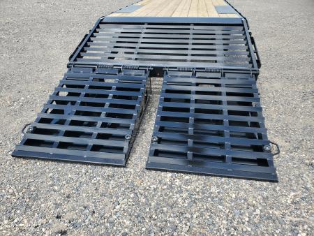 New 2026 Diamond C Trailers DEC207 / 102"X24' / 15500 GVWR