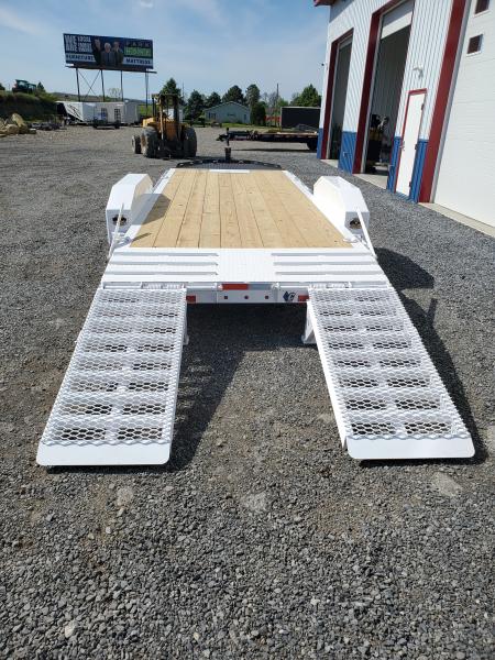 New 2026 Diamond C Trailers LPX207 / 82"X20' / 15500 GVWR