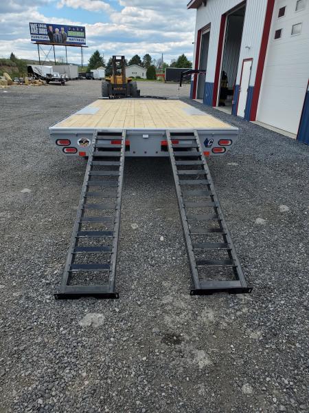 New 2026 Diamond C Trailers DEC207 / 102"X20' / 15500 GVWR
