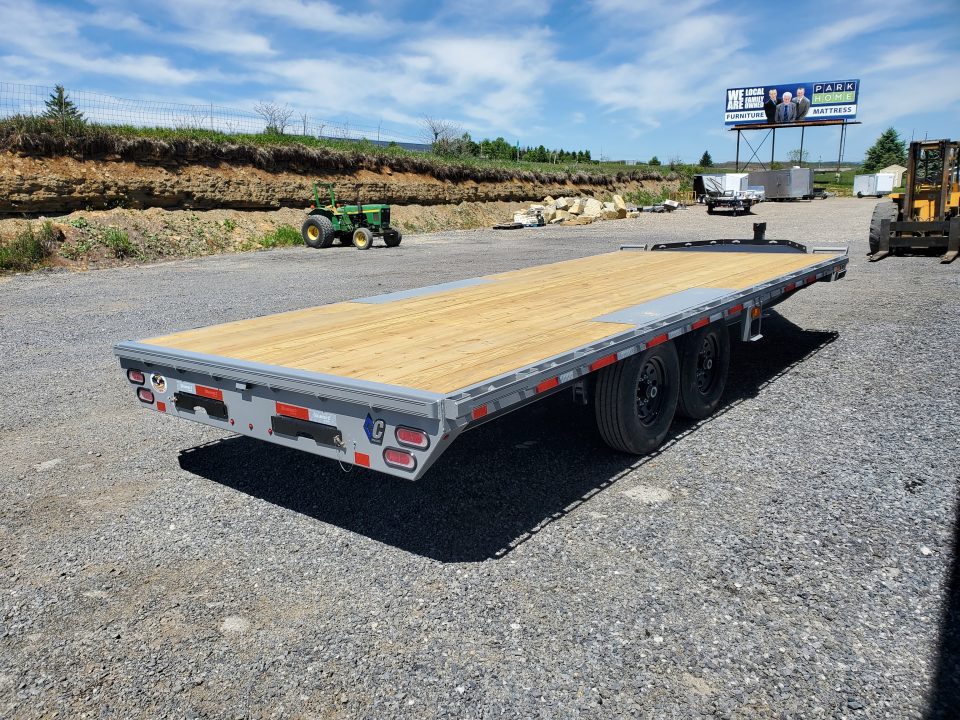 New 2026 Diamond C Trailers DEC207 / 102"X20' / 15500 GVWR
