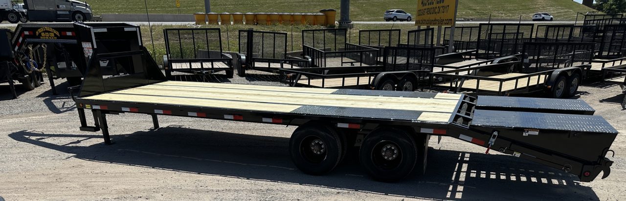 New 2026 East Texas Trailers 25' Tandem Dual Gooseneck Pierce Frame Macho Dove Tail Equipment Trailer