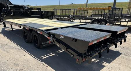 New 2026 East Texas Trailers 25' Tandem Dual Gooseneck Pierce Frame Macho Dove Tail Equipment Trailer