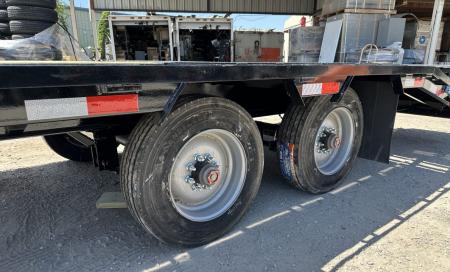 New 2026 East Texas Trailers 25' Tandem Dual Gooseneck Pierce Frame Macho Dove Tail Equipment Trailer