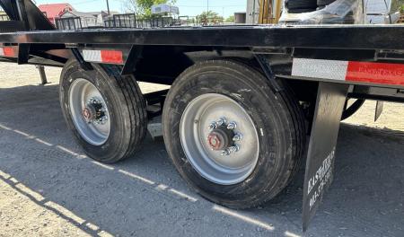 New 2026 East Texas Trailers 25' Tandem Dual Gooseneck Pierce Frame Macho Dove Tail Equipment Trailer