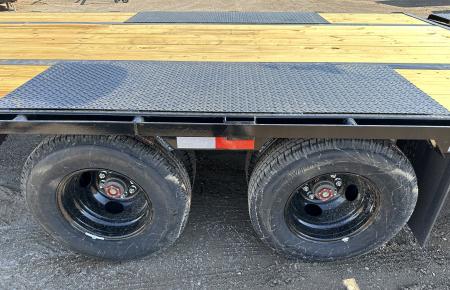 New 2026 East Texas Trailers 32' Tandem Dual Gooseneck Pierce Frame Macho Dove Tail Equipment Trailer
