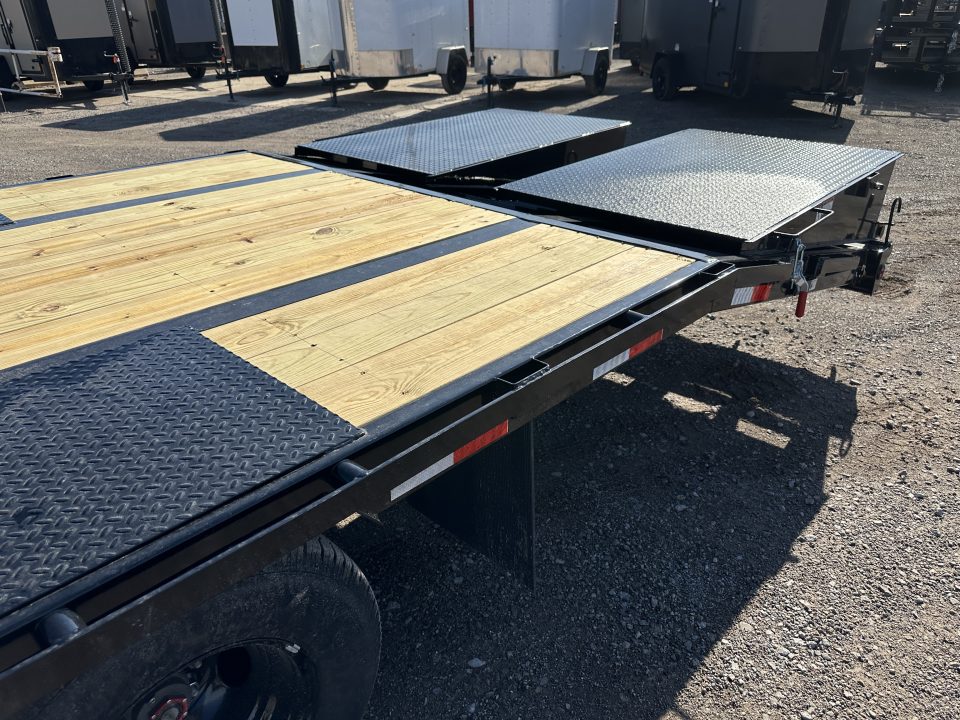 New 2026 East Texas Trailers 40' Tandem Dual Gooseneck Pierce Frame Macho Dove Tail Equipment Trailer