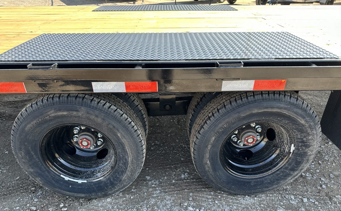 New 2026 East Texas Trailers 25' Tandem Dual Gooseneck Full Tilt Equipment Trailer