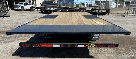New 2026 East Texas Trailers 25' Tandem Dual Gooseneck Full Tilt Equipment Trailer
