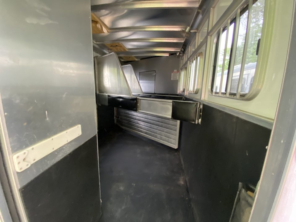 Used 2012 Sundowner 3 H GN Horse Trailer