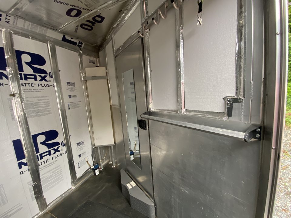 Used 2012 Sundowner 3 H GN Horse Trailer