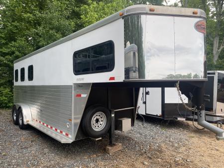 Used 2012 Sundowner 3 H GN Horse Trailer